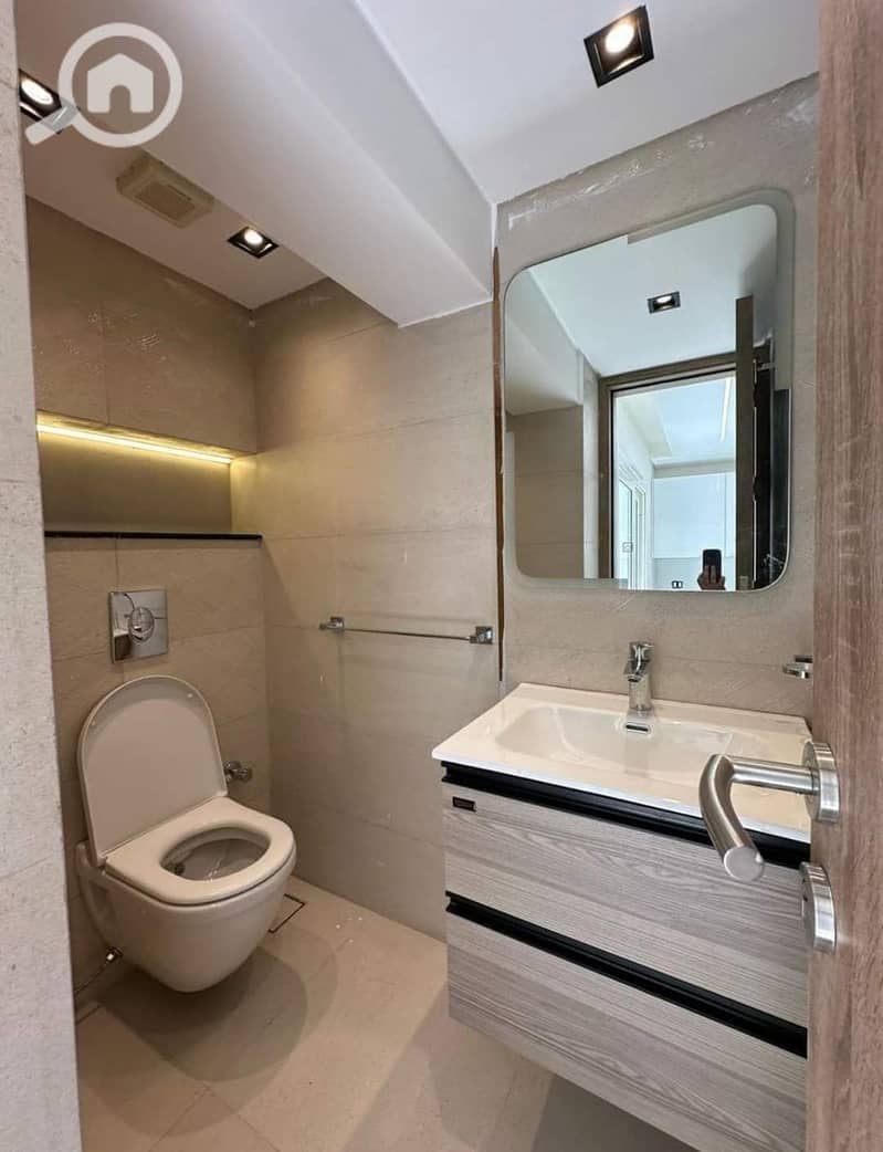 10 511893541_3293347580803579_8358014259727784120_n. jpg