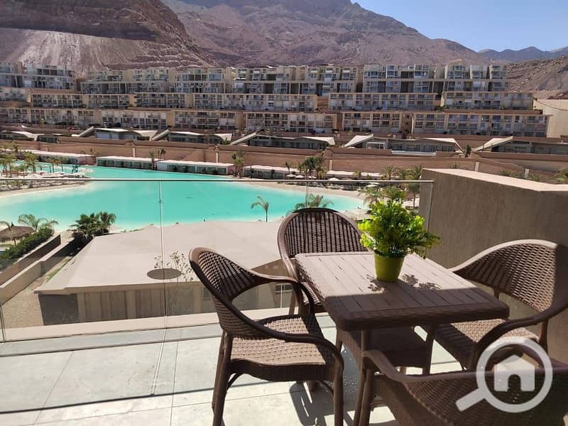 9 a49f0b2c-c4c1-43d5-9ba7-7e44ac14b3ce. jpg