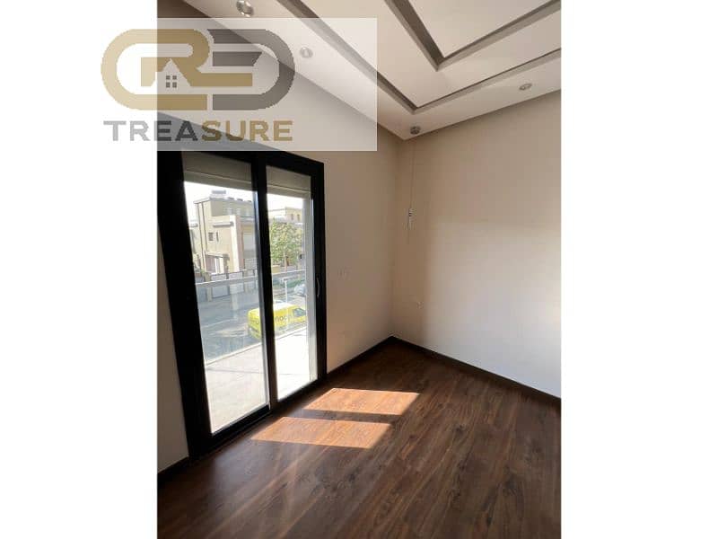 24 WhatsApp Image 2025-10-29 at 8.42. 48 PM. jpg