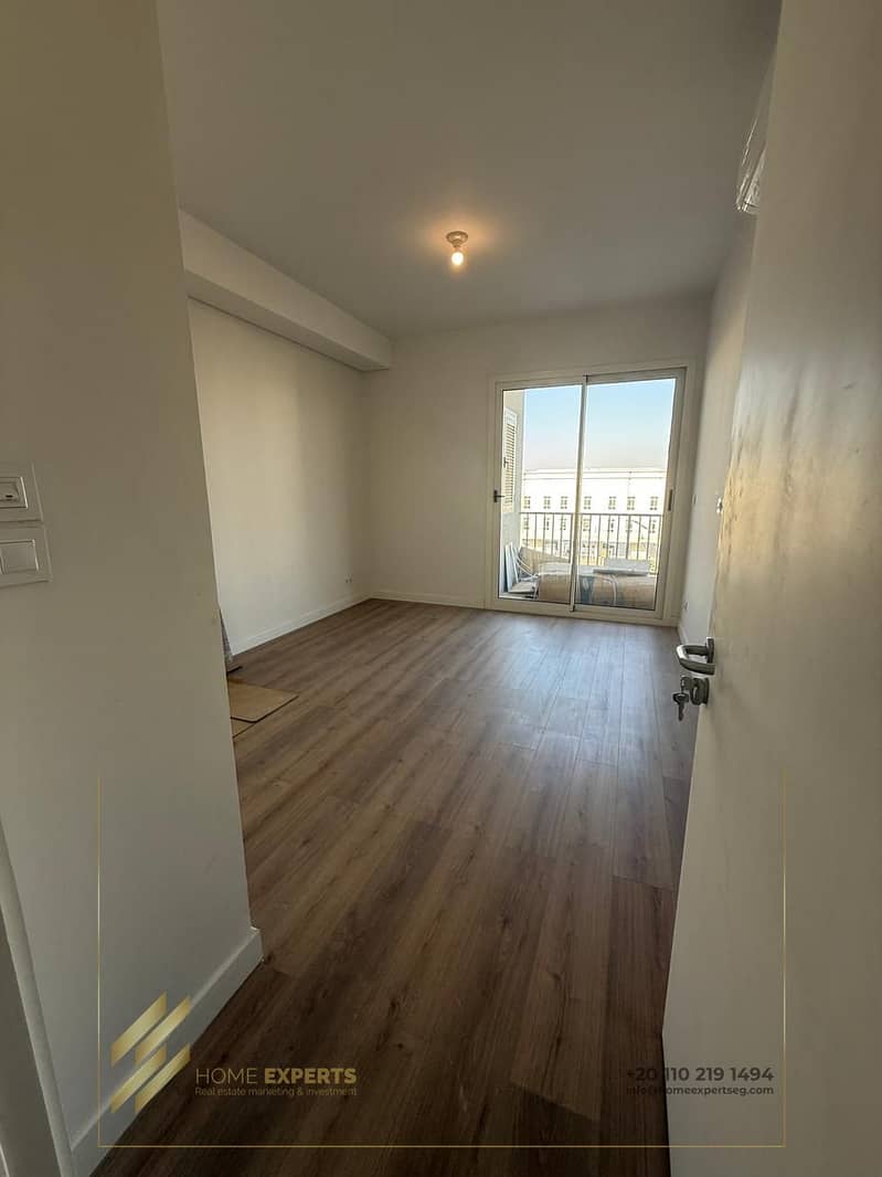 4 58eb5fae-9225-4219-94f5-cc9efb58a595. jpg