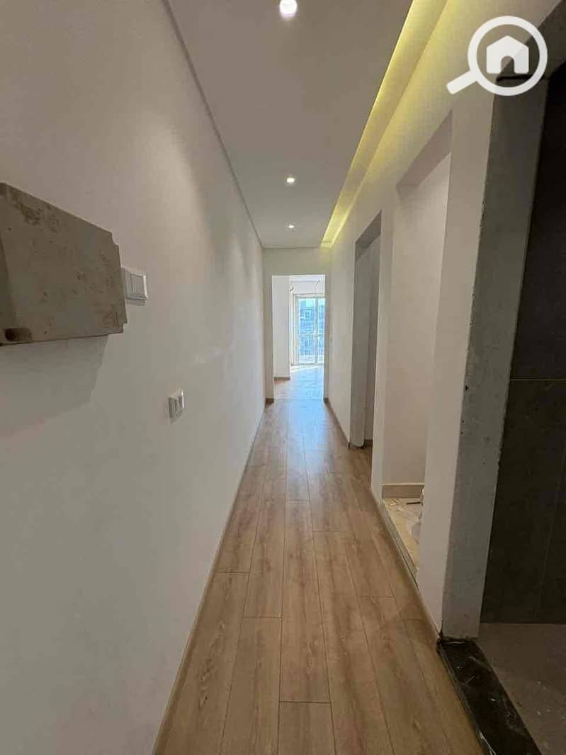 11 5c128aea-0c2a-408d-a67e-4ee673c367e0. jpg