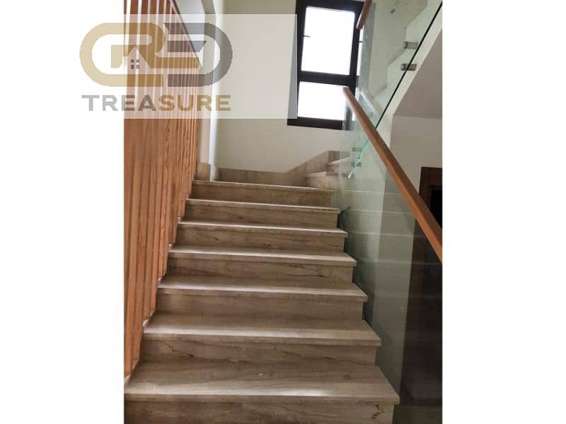 5 WhatsApp Image 2025-10-29 at 4.34. 19 PM (2). jpg