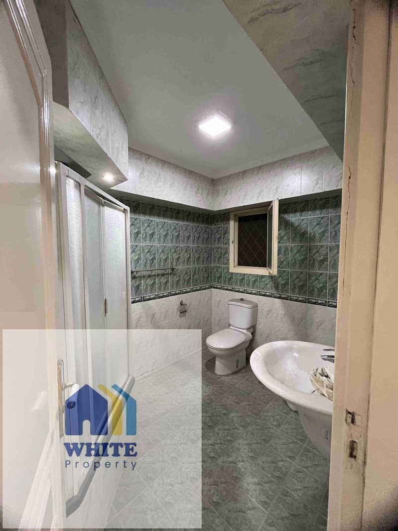 1000563045. jpg 1000563045. jpg