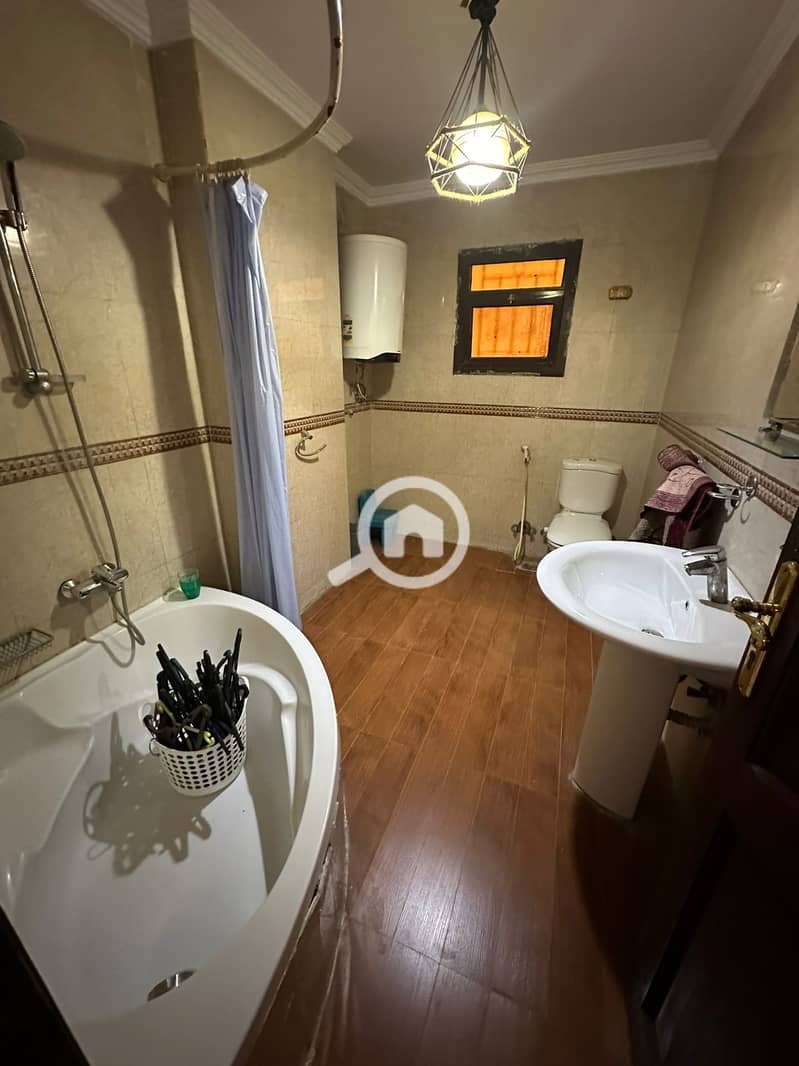 8 f1dbe073-036d-4870-b7e4-80c15f9777fb. jpeg