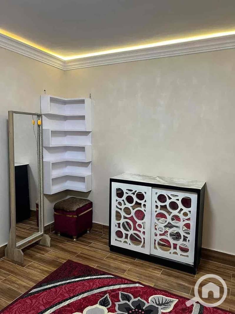 10 8c83b35b-2bca-405b-b19b-66b73a8ed905. jpg