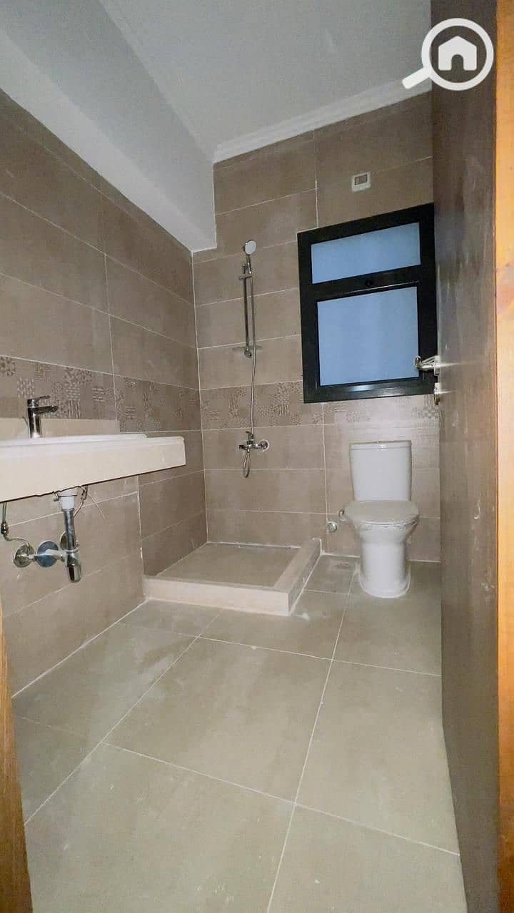 5 WhatsApp Image 2025-10-29 at 22.20. 46. jpeg