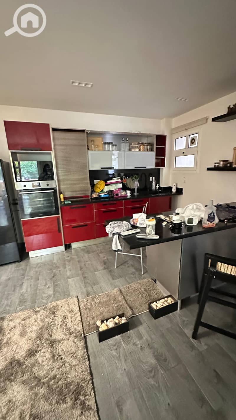 4 9f531c7c-90da-41cb-9512-03179c481a7b. jpg