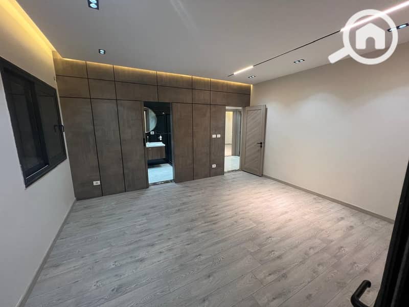 8 WhatsApp Image 2025-10-29 at 20.38. 22. jpeg