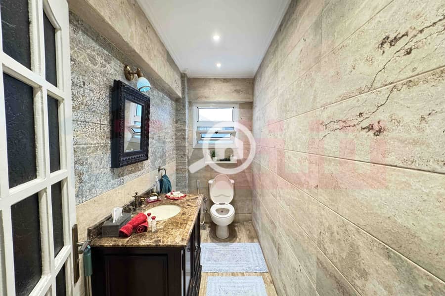 30 WhatsApp Image 2025-10-27 at 10.12. 33 PM. jpg