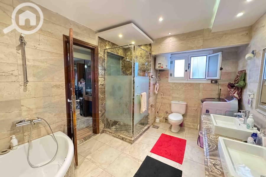 32 WhatsApp Image 2025-10-27 at 10.12. 37 PM. jpg