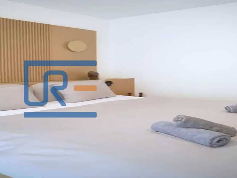 2 1c3db7e2-769a-44d9-a1a6-a29bb2c9d026. jpg