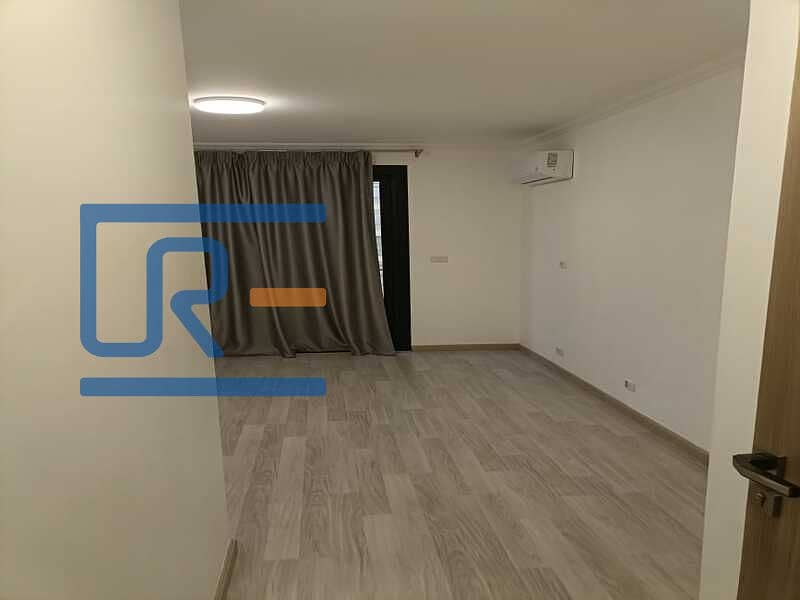 8 a47bb14f-5192-47b3-ac19-c0377f6ef661. jpg