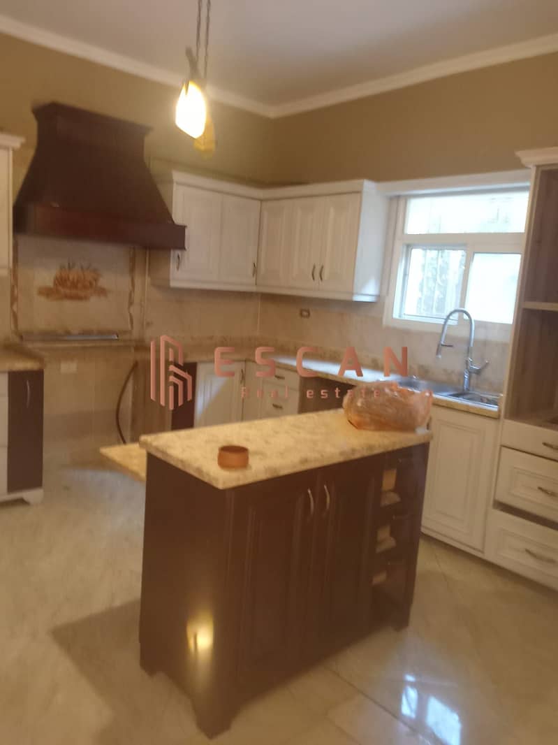 3 U671599 (37). jpeg