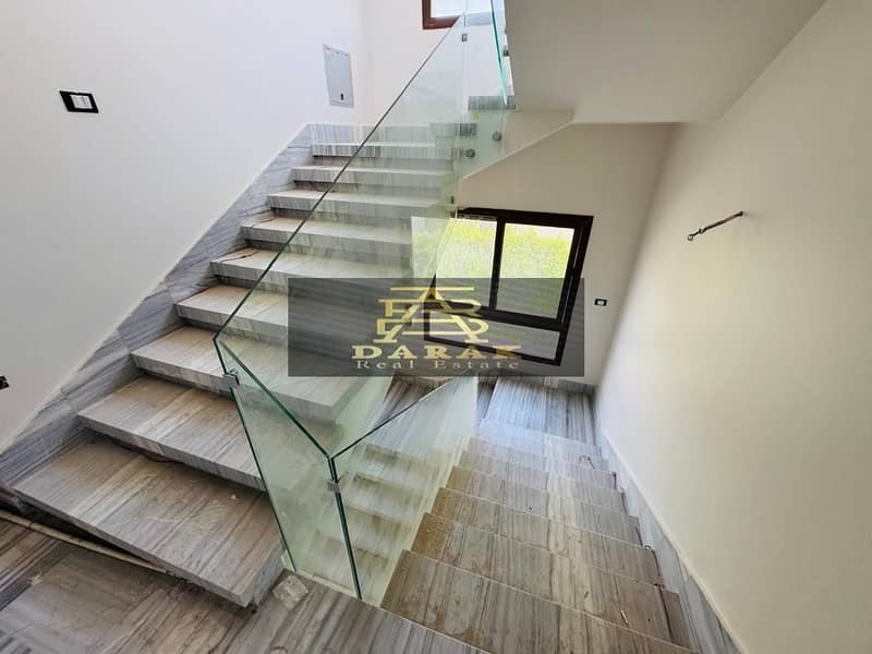 2 9c14c959-f025-46f0-b816-5093ffc22ca5. jpeg