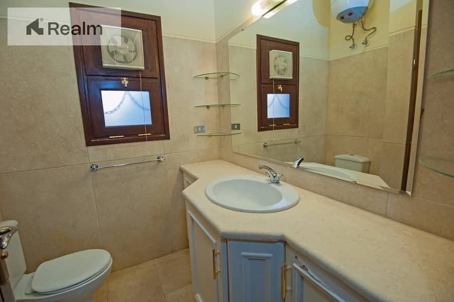 13 WhatsApp Image 2025-10-09 at 12.13. 27_456d3418. jpg