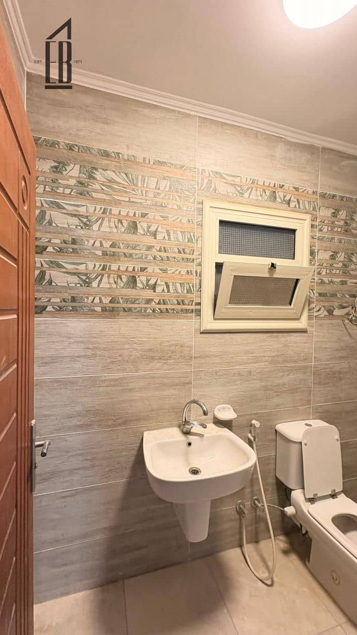 4 WhatsApp Image 2025-10-02 at 13.33. 47_849cab0c. jpg