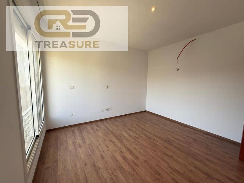 5 WhatsApp Image 2025-10-29 at 11.45. 24 PM. jpg