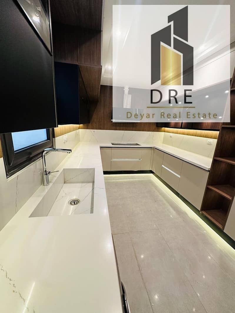 10 a91bc9dd-d2fa-428b-b125-1deb33fc77da. jpg