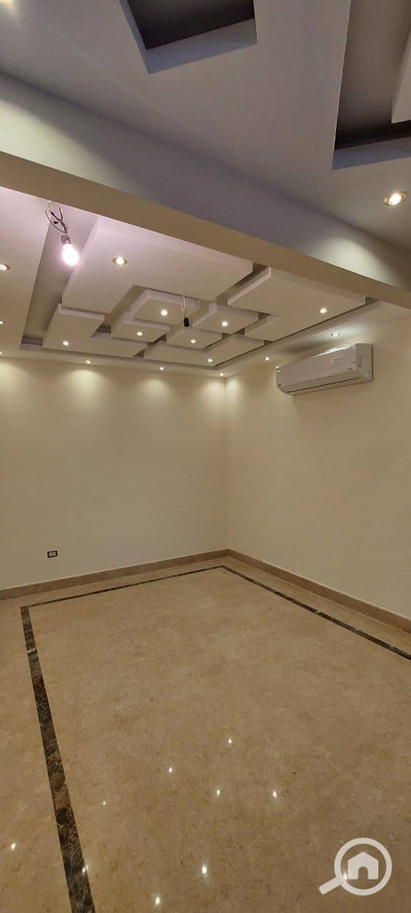 4 0ebbff26-d3ea-4b69-9ad8-8ae082e0a9e7. jpg