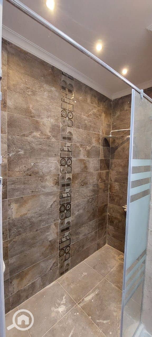 28 9941965f-9188-48ba-882d-476594f10c34. jpg