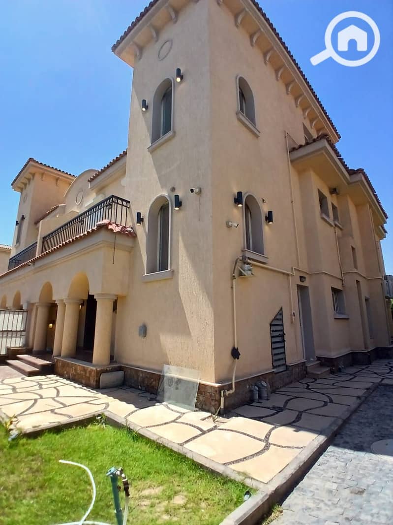 41 f28a4493-90e0-4de0-b311-44cf2cf9a1e2. jpeg