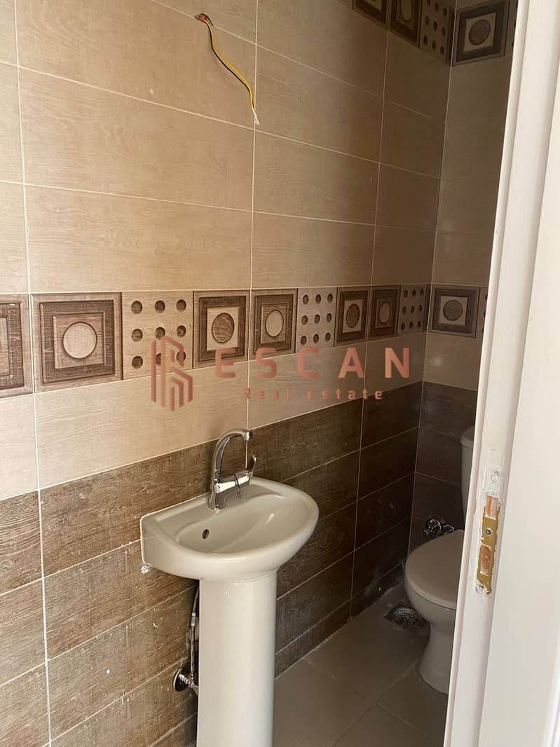 11 U527100 (10). jpeg