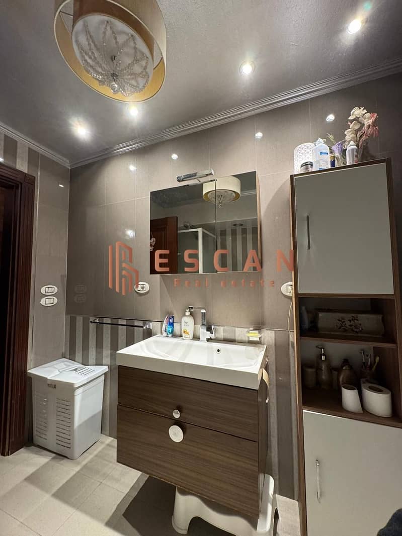 6 U353952 (32). jpeg