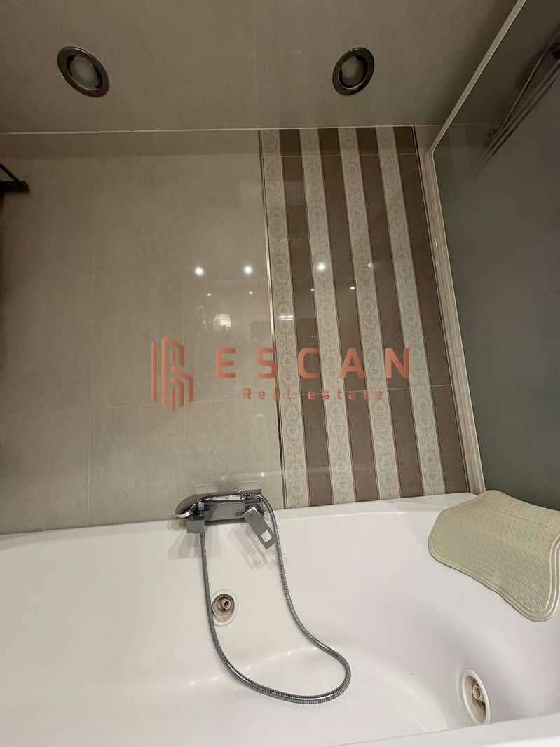 8 U353952 (52). jpeg