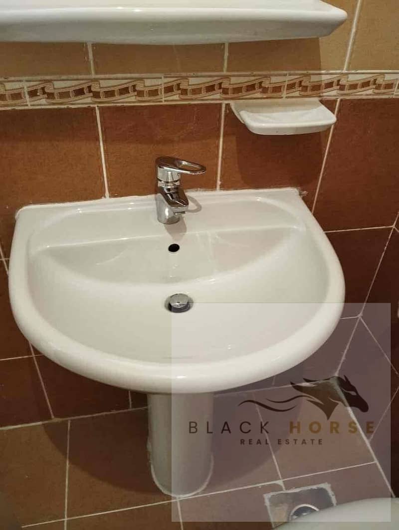 9 6650a7f3-f3fb-417d-9f14-f5ea4bb4e76c. jpg