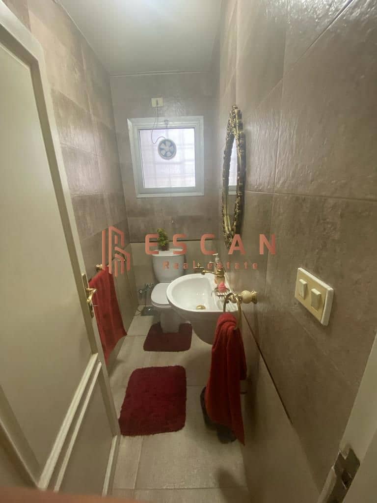 12 U611908 (9). jpeg