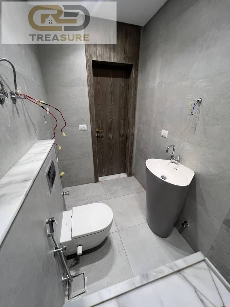 16 WhatsApp Image 2025-10-29 at 1.29. 09 PM (2). jpeg