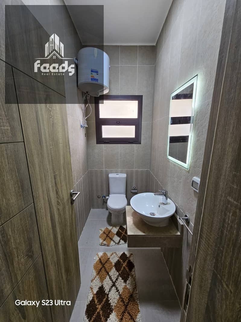 8 b0e49fb0-772d-4928-b4c9-c1741c532dd2. jpg