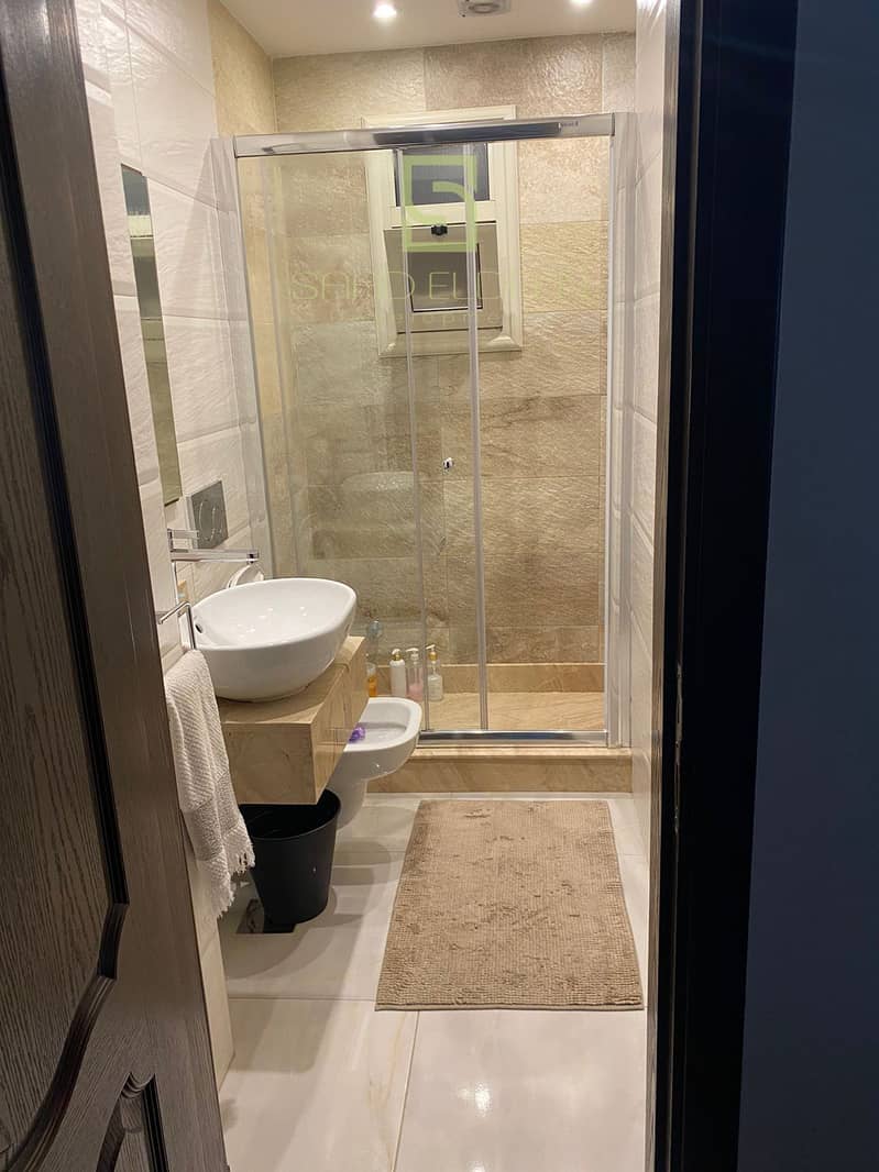 11 d574bc63-fc85-4224-ae15-fe4e70abc038. jpg