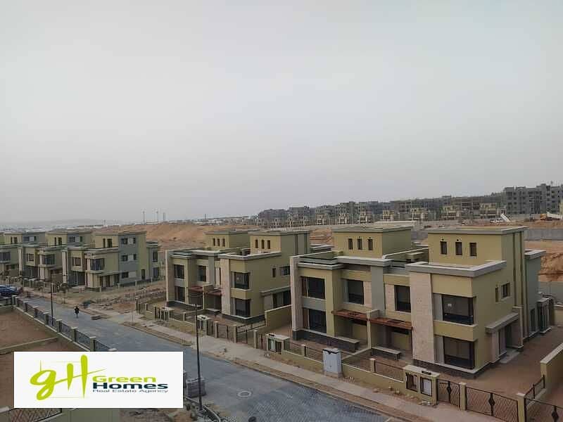 12 4d932e20-bb45-4f43-a7aa-4e04c92f0819. jpg