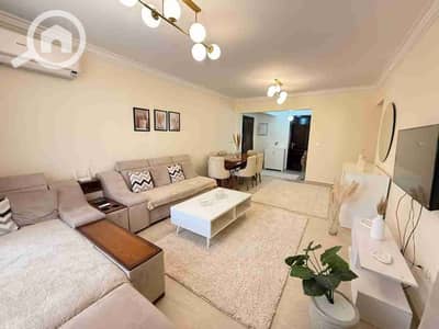 شقة 3 غرف نوم للايجار في الشيخ زايد، الجيزة - IMG-20251013-WA0008. jpg