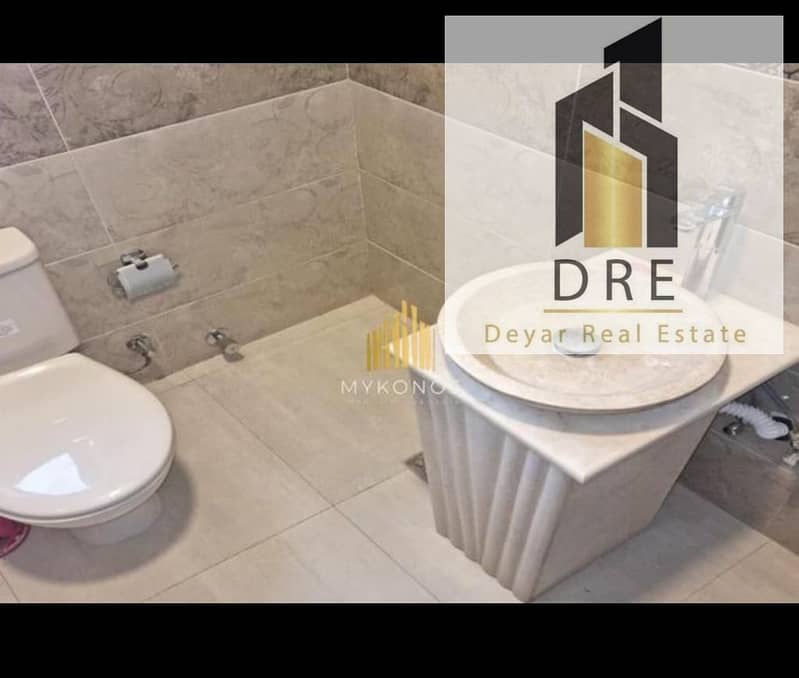 10 76d1c532-5132-4a05-8c4b-17c56918d8bd. jpg