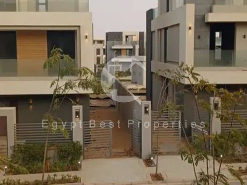 4 7b2dd14a-2d00-4119-b2df-d3f6bc42c441. jpg