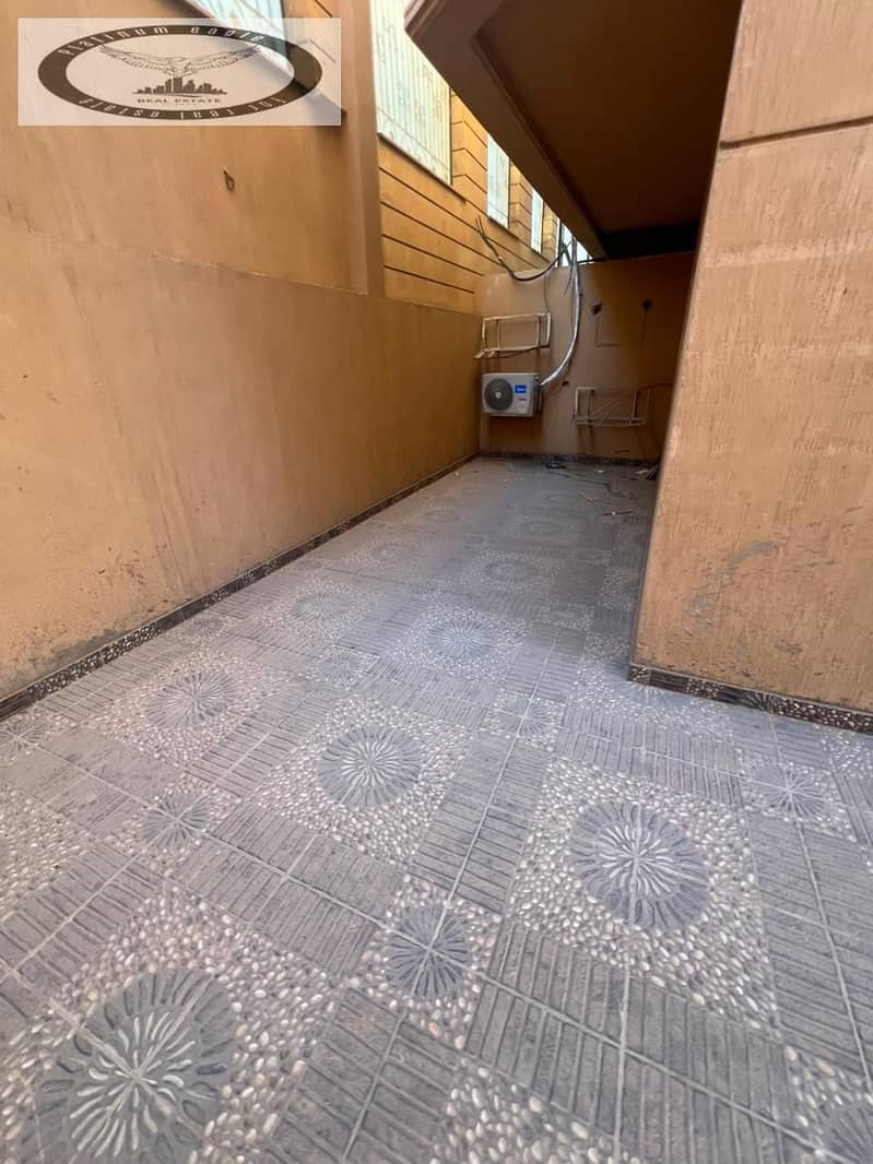 11 0438bee8-d31a-4100-98fd-817cbbf1228d. jpg