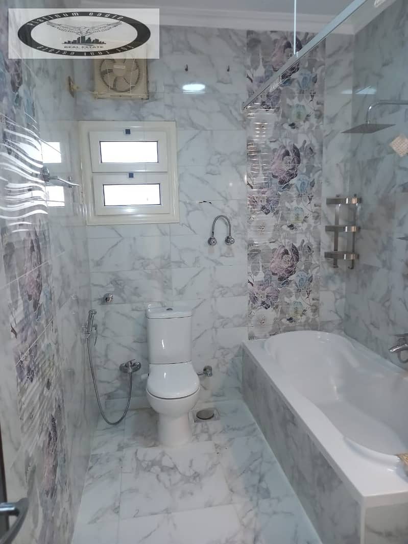 8 8865d1fe-5d40-4148-b61d-f8a29ca99811. jpg