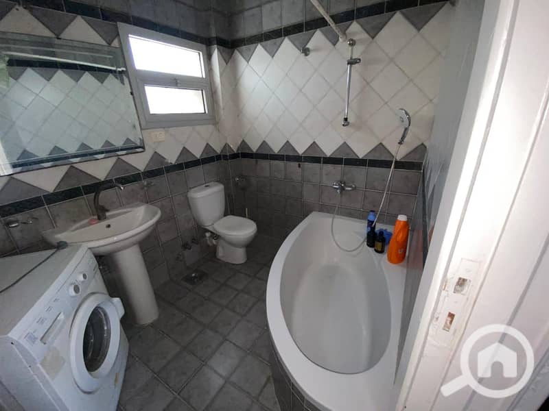 3 b5d4880f-1db6-4774-82d2-cfd6ce67f065. jpg