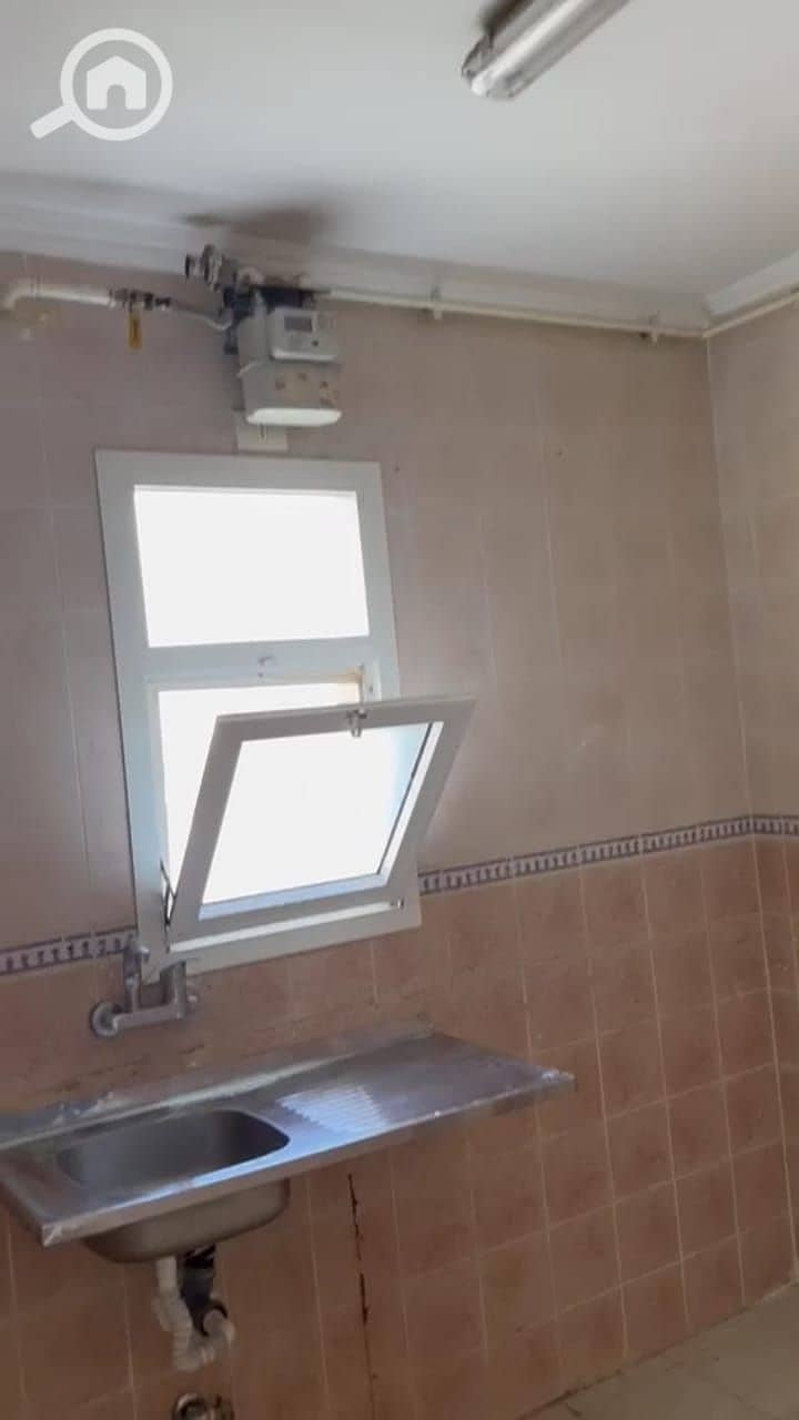 10 ea949d8e-ed82-49ce-ad65-beae247a11ac. jpg