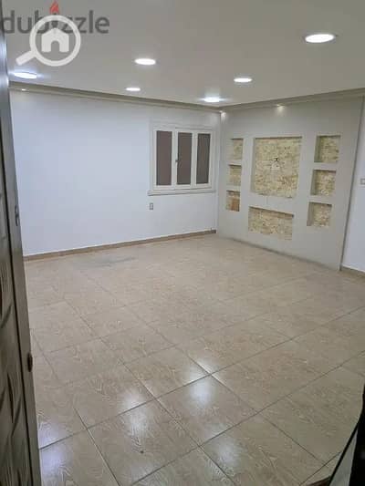 Office for Rent in Gianaclis, Alexandria - 2e425d14-c867-4750-8e90-16e83358d1ee. jpeg