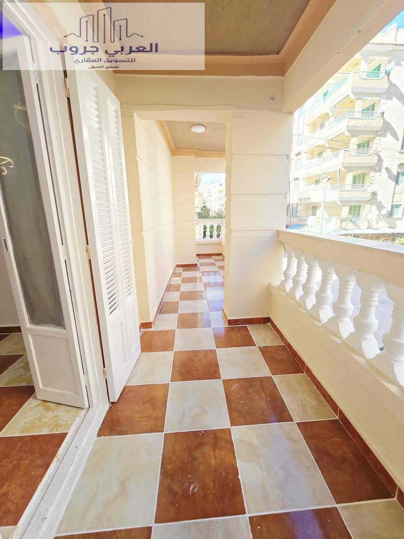 4 b6bf825b-99ab-40fe-a113-9641469a2e53. jpg