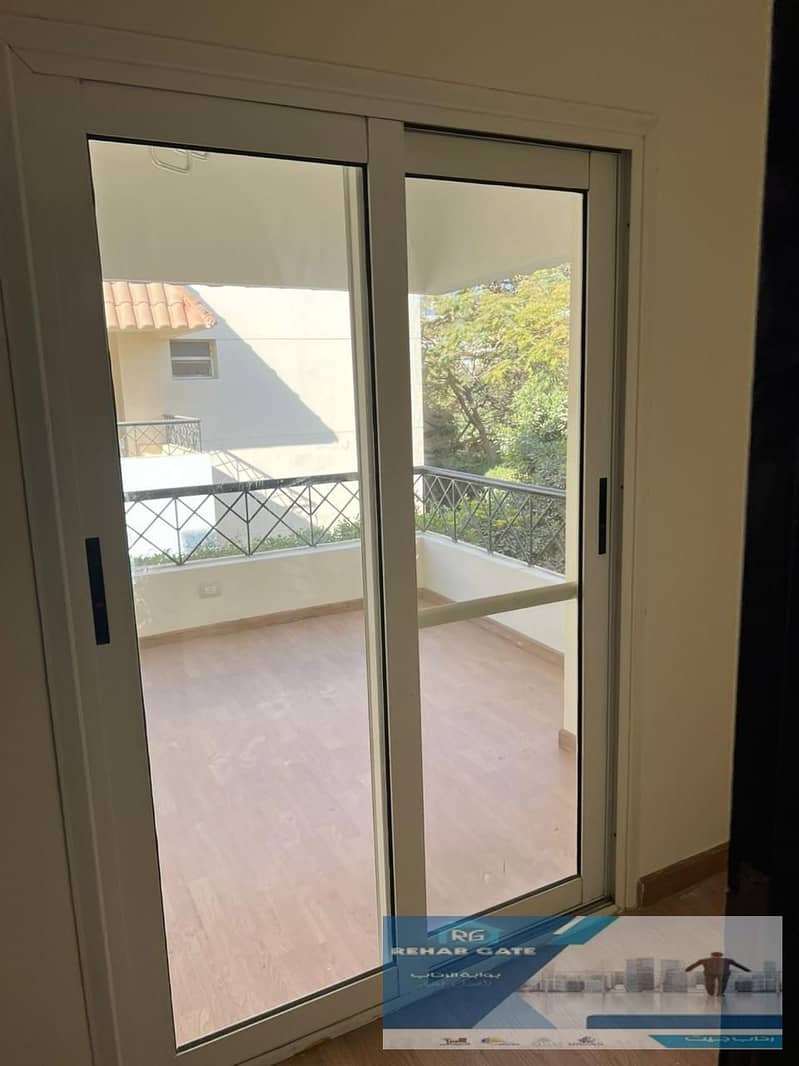 6 b7e9eb75-74e5-4e3f-914c-17e38846859a. jpg