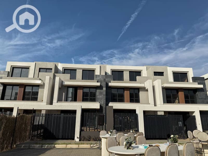 3 68127deb-fbd4-43ee-9ee2-4c025c9c02aa. jpg