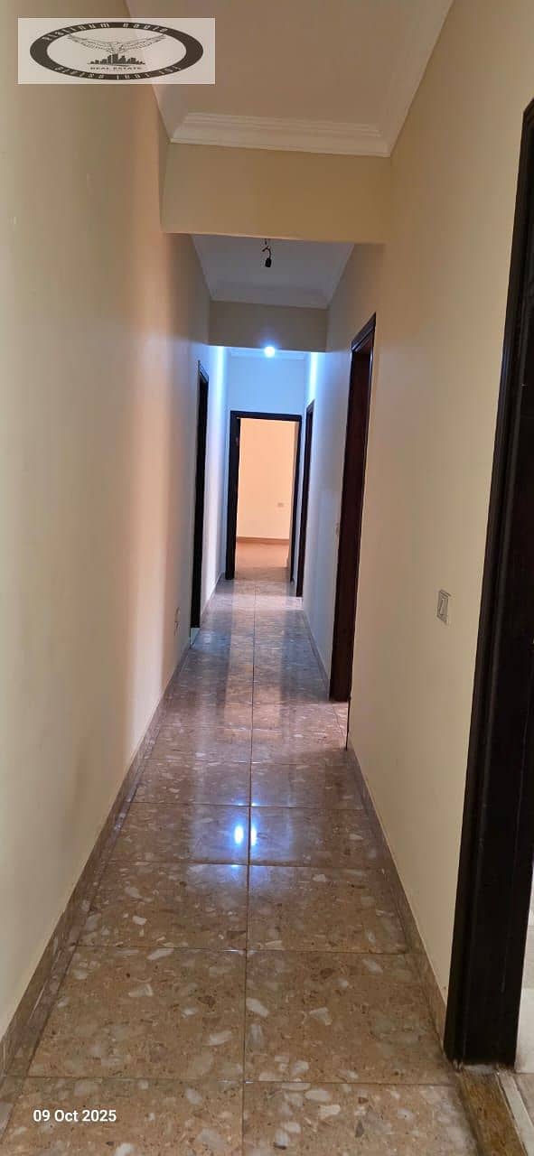 4 5fc77e3f-56b5-4f7a-934e-4fcf1aef49b4. jpg