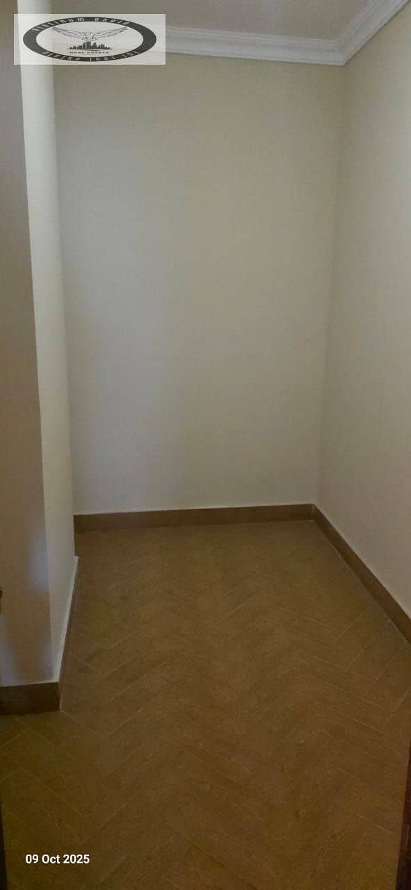 9 24fb40a7-5242-4c9a-856f-e396f8f34506. jpg