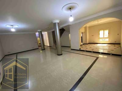 فیلا 6 غرف نوم للايجار في القاهرة الجديدة، القاهرة - IMG-20251030-WA0023. jpg فیلا 6 غرف نوم للايجار في القاهرة الجديدة، القاهرة - IMG-20251030-WA0023. jpg