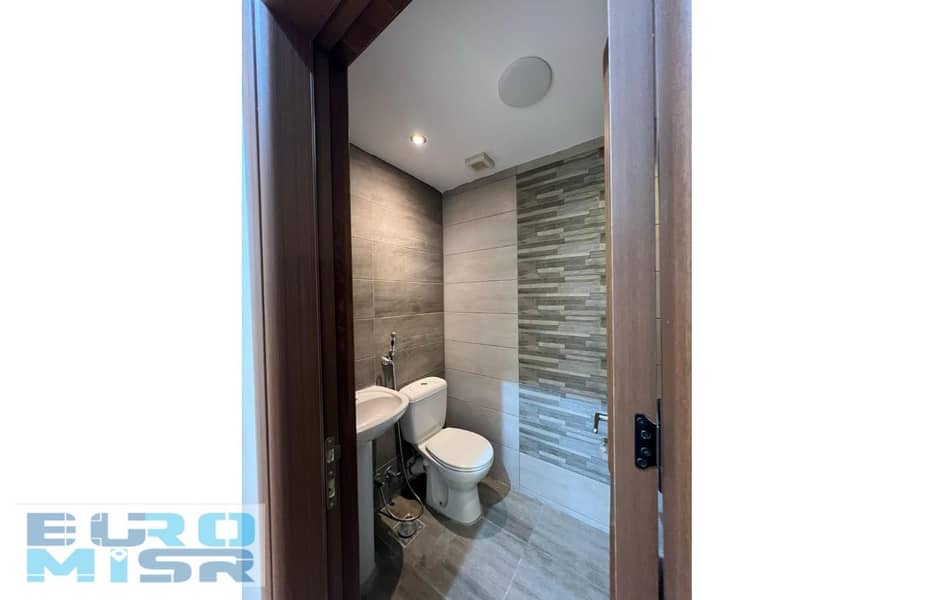 7 WhatsApp Image 2025-09-17 at 6.36. 16 PM (2). jpg