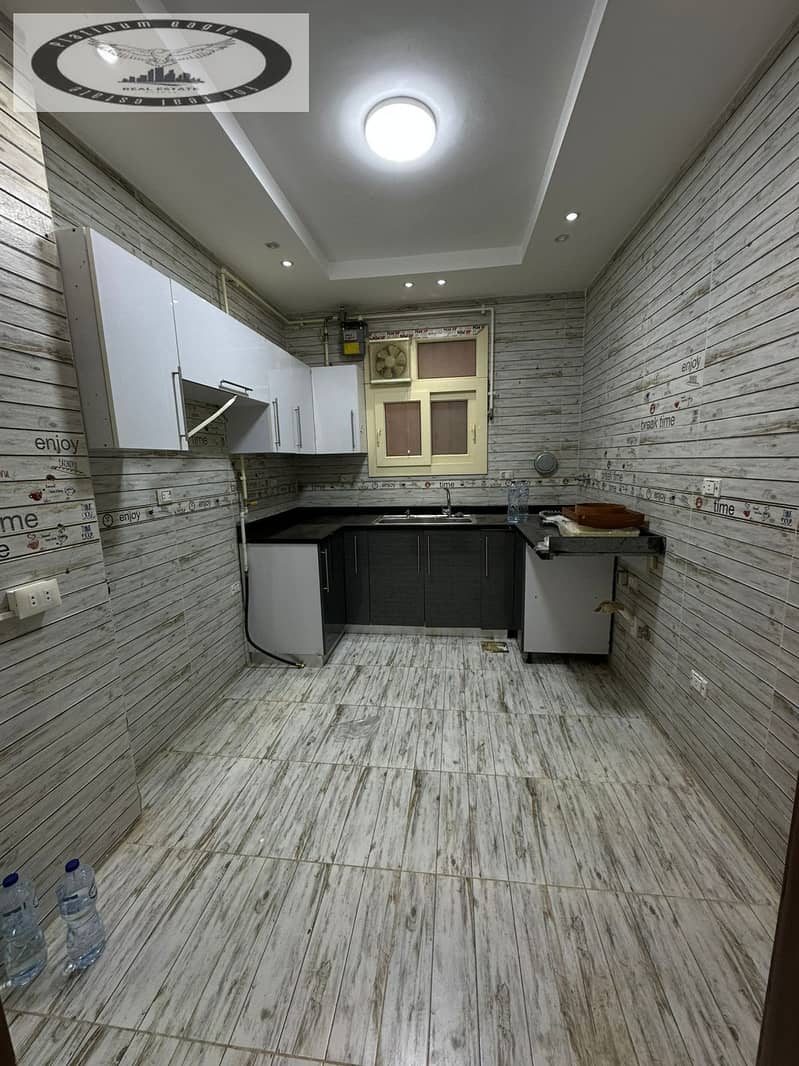 10 693d9222-1476-4f47-b80c-6174f8dc49c0. jpg